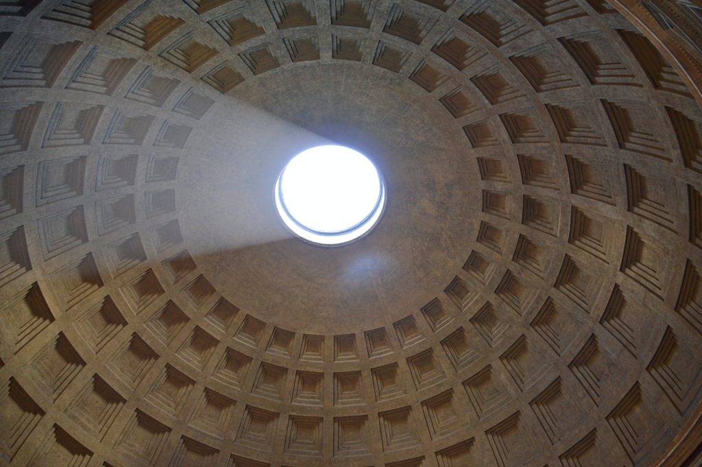 Visite du Mausolé d'Auguste, Visita del Pantheon Visite du Pantheon photo by Dennis Mayck Unsplash