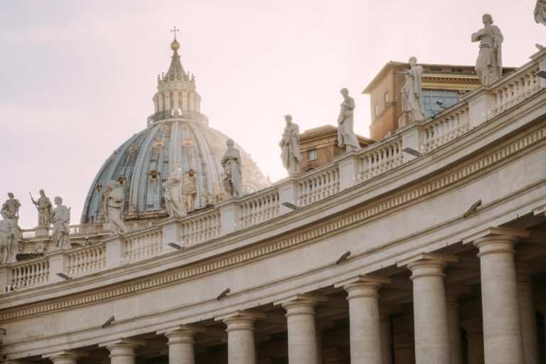 Visita dei Musei Vaticani e Cappella Sistina Basilica di San Pietro simone-savoldi-mJDuO7CzO74-unsplash