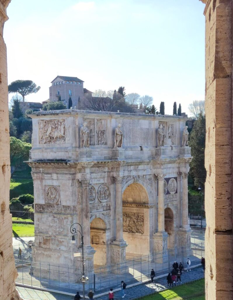 Arc de Constantin vu du Colisée. Phot de Annalisa Cingolani