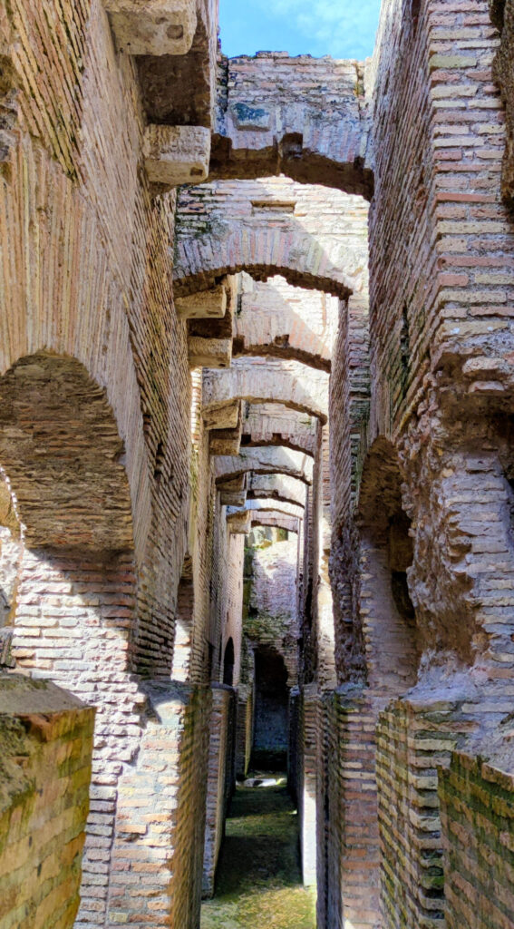 Les sous-sols du Colisée. Foto di Annalisa Cingolani